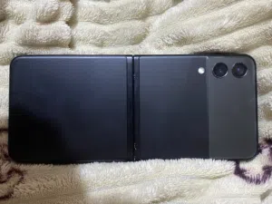 Samsung Galaxy Z Flip3 5G 256 GB in Baghdad