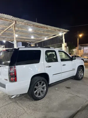 Used GMC Yukon in Basra