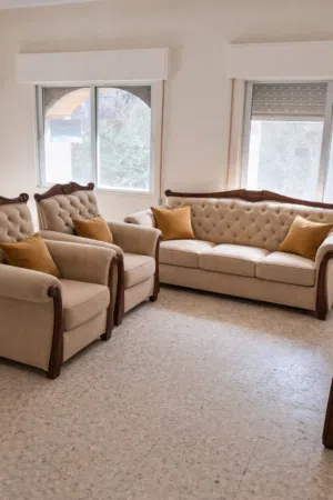 طقم كنب تفصيل افضل انواع الخشب مستعمل بحالة الجديد