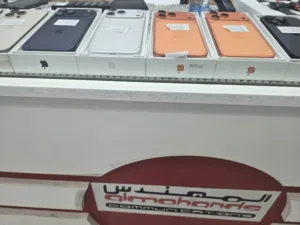 ايفون 17 برو ماكس 256 gb البطاريه 100% نسخة الشرق الأوسط مع الكرتون والاغراض والكفر والحمايه