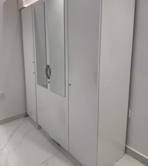 دولاب ابيض