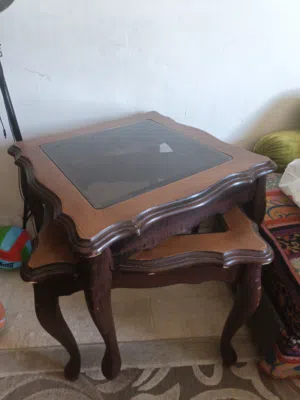طاولات. للبيع