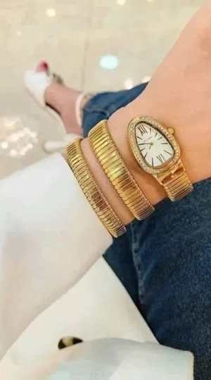ساعات الحية