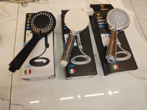 سماعات دش ثلاث ألوان اسود وابيض وكروم وكمية كبيرة وسعر الجملة