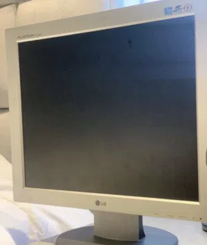 شاشة LG رمادي