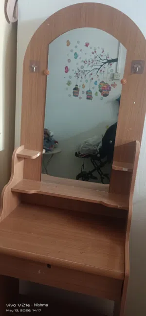 Dressing table used