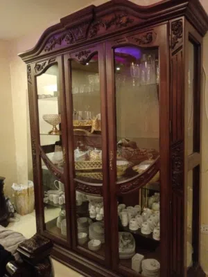 خزانه فاخره لحفظ الأواني للبيع