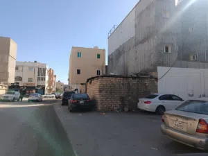 قطعة أرض تجارية للبيع ثلاثة واجهات في غوط الشعال