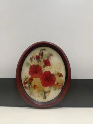 لوحة ديكور مميزة من ورود طبيعية مجففة