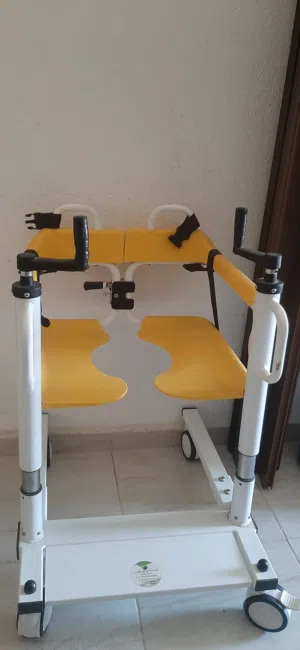 كرسي حمّام/تواليت متحرك لكبار السن وذوي الاحتياجات الخاصة (Shower Commode Chair