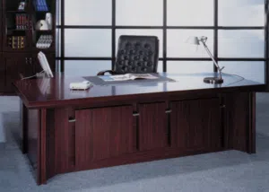 مكتب إيطالي درجة أولى