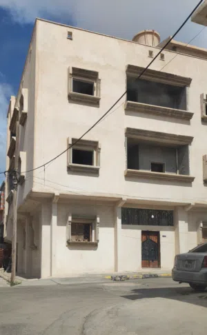 150 m2 More than 6 bedrooms Townhouse for Sale in Tripoli Ghut Shaal