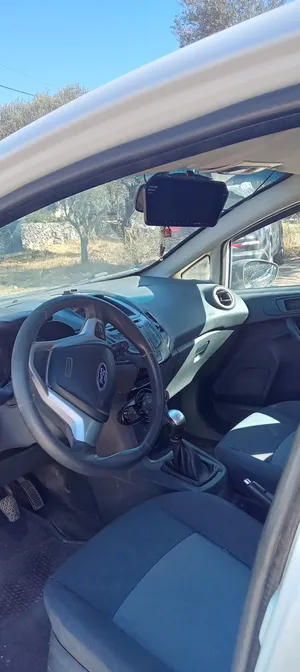 فورد-فيستا-جير-عادي