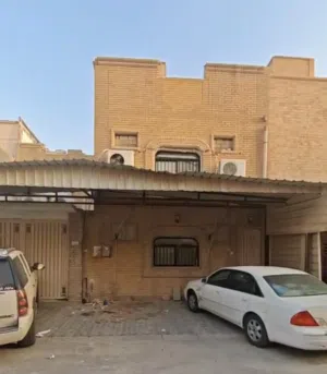 300 m2 More than 6 bedrooms Townhouse for Sale in Al Jahra Waha