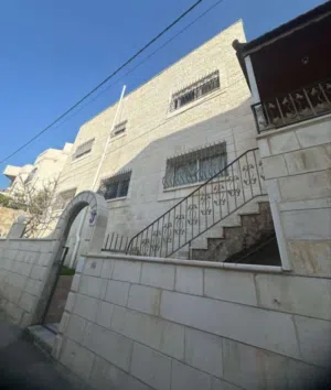 124 m2 3 Bedrooms Apartments for Sale in Amman Jabal Al Zohor