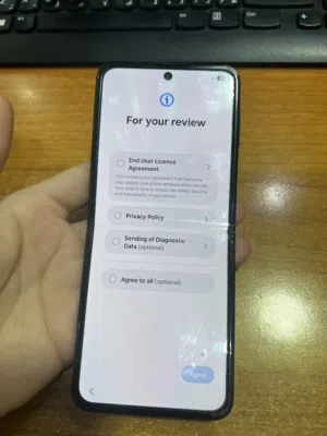 Samsung Galaxy Z Flip3 5G 128 GB in Hawally
