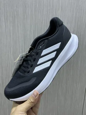 حذاء Adidas أصلي اسود وكالة