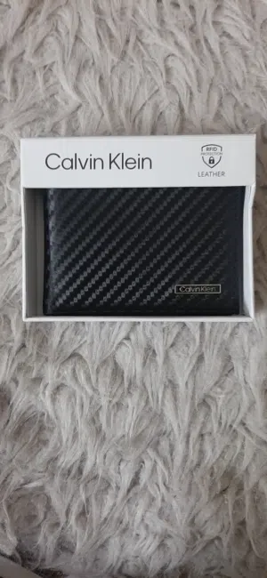 محفظة جلد Calvin Klein