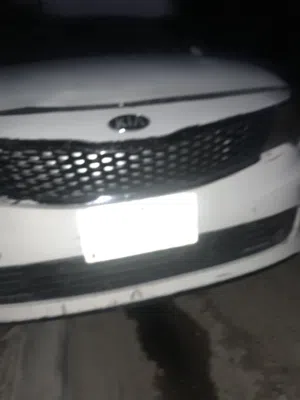 اوبتيما 2018 تحكم ستيرن مقعد السائق كهربائي   وباققي المقاعد تدفئه دواخل جلد اسود فقط يتبدلن