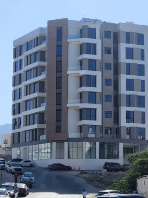 محل تجاري للايجار في منطقة حيوية بجانب بانورمامول Shop for rent in Buwsher
