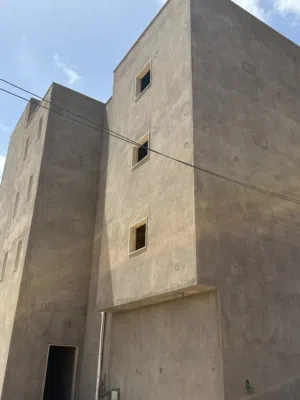 عمارة تجارية سكانيه لبيع علي طريق
