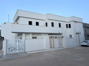 420 m2 More than 6 bedrooms Villa for Sale in Tripoli Al-Karuba