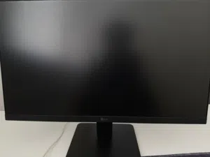 LG monitor 100 hertz new condition no problems