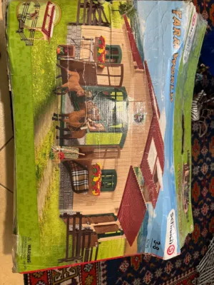 Schleich horses and Barn house with animals