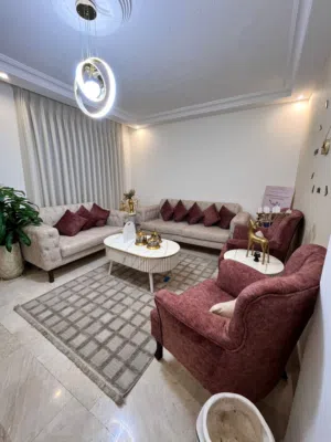 صالون للبيع