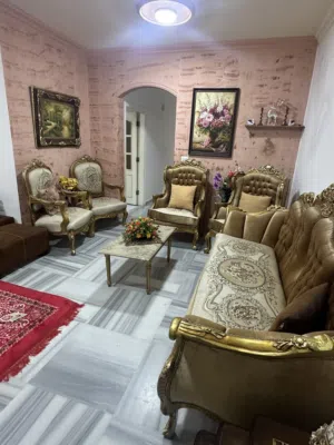 شقة مفروشة للبيع في الجبيهة بالقرب من مدارس الابداع التربوي بسعر مناسب