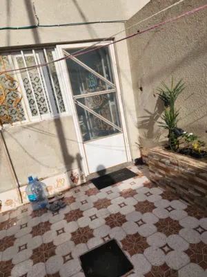 بيت للبيع مساحة 150 متر بشارع اللواء تنومة قرب سنتر اللواء
