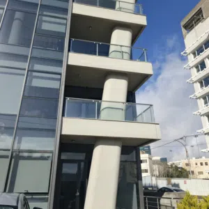 مكاتب طابقية للايجار في شميساني موقع حيوي وبسعر مميز / الرقم المرجعي 41431