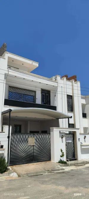 280 m2 4 Bedrooms Townhouse for Sale in Tripoli Ain Zara