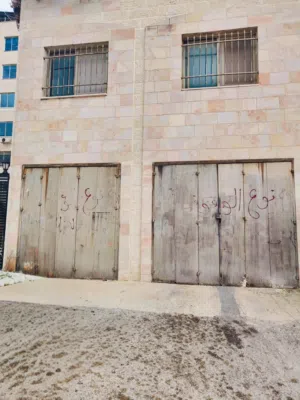 محلات تجارية واسعة مع سدد  للايجار موقع ممتاز - الارسال مقابل مدرسة الاوائل