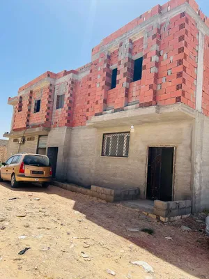 2 Floors . 420 m2 . Landlord0