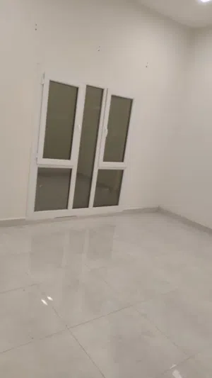 شقه مميزة فى منطقه mbd خلف بلديه روى