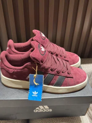 حذاء رياضه adidas campus نمره 40 صناعه فيتنامي