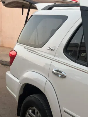 تويوتا: سكويا  محرك :47 تلاته صفات ولا عيب بادن الله  مكيف شغال : للبيع :44000 وساهل