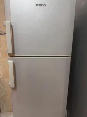 ثلاجة بحالة ممتازة
