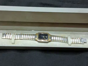 للبيع ساعه Christian Dior paris vintage  اصليه من التسعينا تصميم انيق مع سوار ثنائي اللون فضي ودهبي