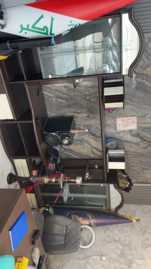 بوفية مكتبية عرض 3 متر نضيفة جدآ بدون اي ضرر