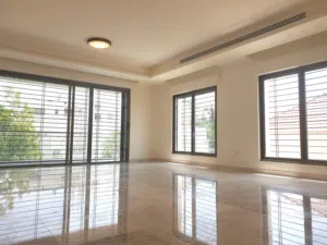 250 m2 4 Bedrooms Apartments for Rent in Amman Um Uthaiena