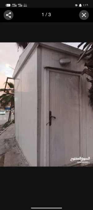 كرفان مساحة 2.5م×2.5م بحالة ممتازه للبيع