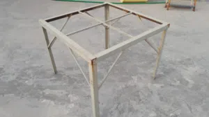ميز حديد مربع كبير القياسات بلوصف
