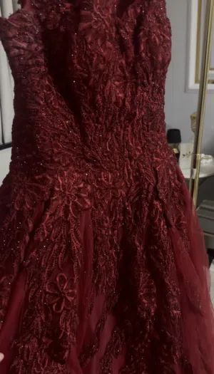 فستان سهره مستعمل نظيف وقابل للتفاوض ب السعر