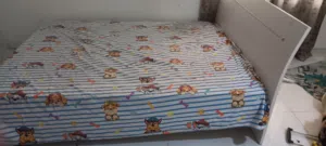 Double cot with matress size 200/150