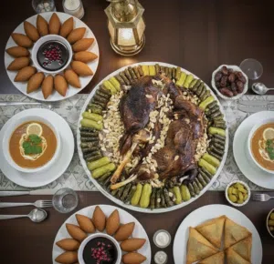 خروف مشوي او محشي ارز ولحم او محشي ورق  عنب دوالي + صدر ارز وسلطة ولبن من مطبخ غداك عنا