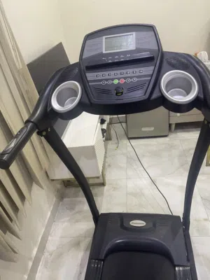 Treadmill for sale in excellent condition للبيع جهاز سير بحاله ممتازه