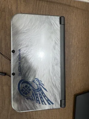 New 3ds xl monster hunter edition in great condition
