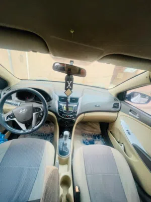 hyundai accent 2015